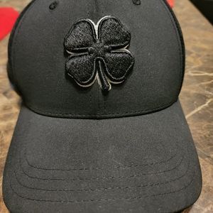 Black on black - Live Lucky golf hat